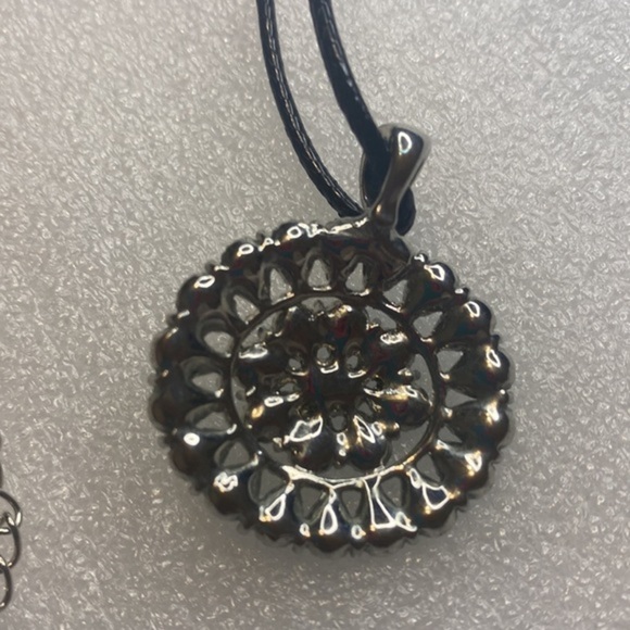 Necklace - Picture 3 of 3